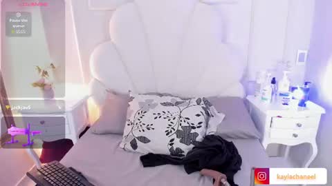 kaylachannell online show from June 30, 3:40 am