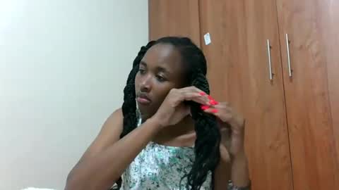 kaylar online show from June 12, 7:13 pm