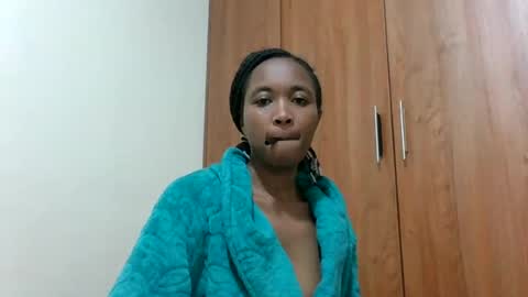 kaylar online show from July 25, 8:01 am