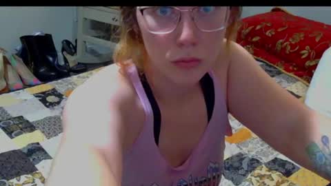 Snapshot of kayleekakesnslim chatting on July 1, 8:52 pm kaylee kakes online show from July 1, 8:52 pm