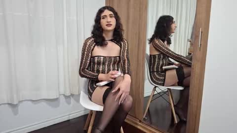 Kaylee Sims online show from December 19, 2:07 am