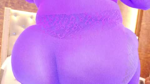 Snapshot of kaylie_mitchel chatting on May 22, 11:10 pm KAYLIE online show from May 22, 11:10 pm
