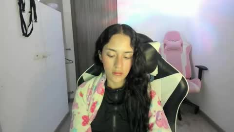 Snapshot of kaylie_xxx chatting on November 8, 2:23 am kaylie online show from November 8, 2:23 am