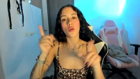 Snapshot of kaylie_xxx chatting on November 18, 11:15 pm kaylie online show from November 18, 11:15 pm