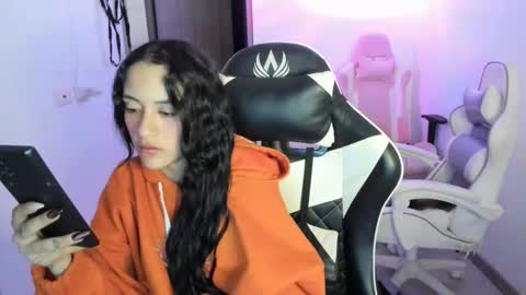 Snapshot of kaylie_xxx chatting on December 5, 5:16 am kaylie online show from December 5, 5:16 am