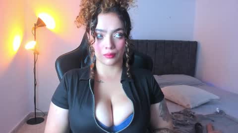 Snapshot of kayllaevans_ chatting on April 30, 5:47 am Kay online show from April 30, 5:47 am
