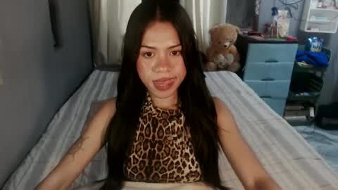 Snapshot of kaymmymalapusan chatting on June 25, 12:43 am kaymmymalapusan online show from June 25, 12:43 am
