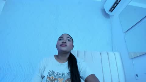 Snapshot of kayna_gomez chatting on December 2, 7:09 pm Kayna online show from December 2, 7:09 pm