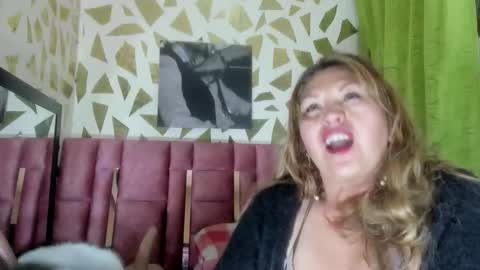 Snapshot of kazsandrah chatting on December 16, 10:42 am KAZSANDRAH online show from December 16, 10:42 am