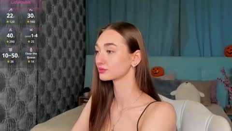 Snapshot of ke1ly_powell chatting on October 22, 9:31 am Kelly GMT 2 Su We Th Fr Sa 0300AM-09-00AM online show from October 22, 9:31 am