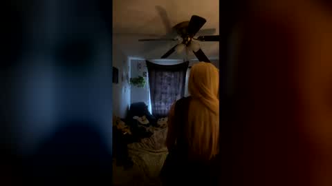 Snapshot of kearianwat chatting on March 8, 10:02 pm kearianwat online show from March 8, 10:02 pm