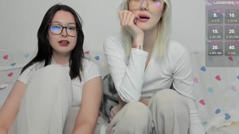 Snapshot of kebesheska chatting on December 16, 9:03 am Seb Polly Roxy Jonny online show from December 16, 9:03 am