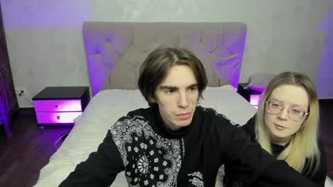 Snapshot of kebesheska chatting on December 17, 8:21 pm Seb Polly Roxy Jonny online show from December 17, 8:21 pm