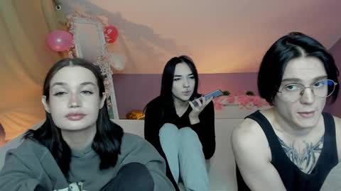 Snapshot of kebesheska chatting on January 16, 8:11 am Seb Polly Roxy Jonny online show from January 16, 8:11 am