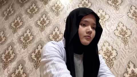 Snapshot of keeleylandrie chatting on February 6, 12:08 pm Kate online show from February 6, 12:08 pm