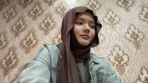 Snapshot of keeleylandrie chatting on February 7, 11:03 am Kate online show from February 7, 11:03 am