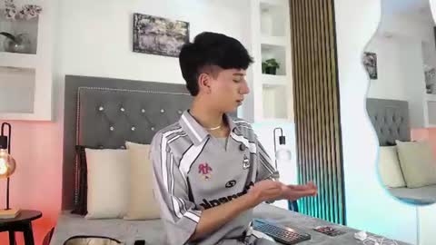 nico online show from June 11, 1:42 pm