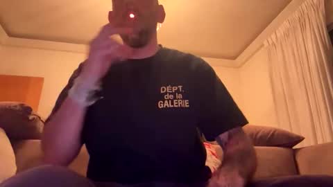 keexxx690900 online show from May 10, 8:58 pm