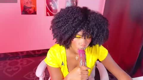 Snapshot of kehlannis_ chatting on June 18, 10:47 pm Kehlannis online show from June 18, 10:47 pm