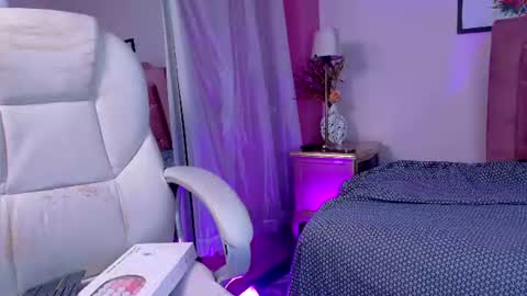 Snapshot of keiko_amane chatting on June 23, 3:15 am online show from June 23, 3:15 am