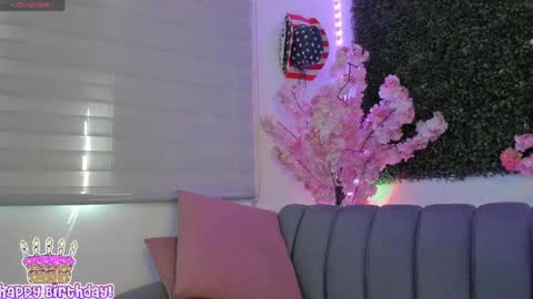 Snapshot of keila_loll chatting on May 19, 2:56 pm naty online show from May 19, 2:56 pm