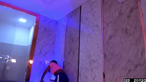 Snapshot of keila_mendoza chatting on December 21, 7:04 am Keila online show from December 21, 7:04 am