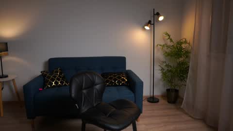 Snapshot of keira_knight chatting on January 20, 1:18 am keira_knight online show from January 20, 1:18 am