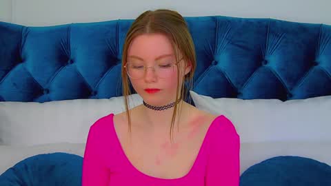 Snapshot of keiraace chatting on February 28, 6:09 pm Keira online show from February 28, 6:09 pm