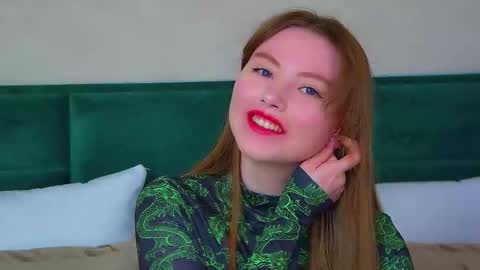 Snapshot of keiraace chatting on September 15, 6:08 pm Keira online show from September 15, 6:08 pm