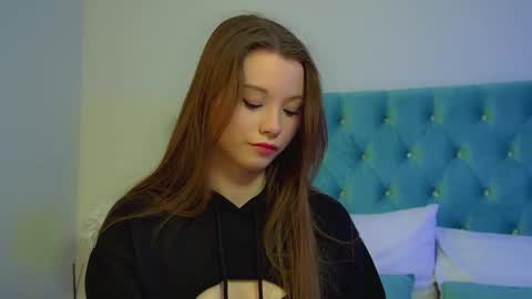 Keira online show from March 10, 6:13 pm