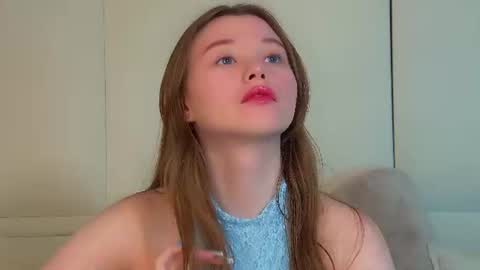 Keira online show from June 15, 6:10 pm