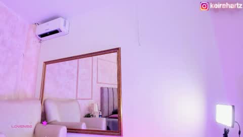 keirahartz online show from January 18, 3:43 am