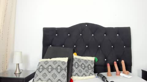   online show from October 3, 12:13 pm