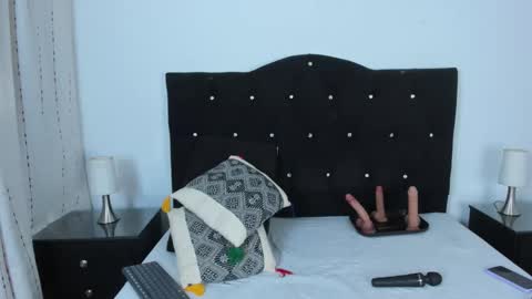   online show from November 8, 11:54 am