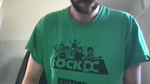 Snapshot of kelkun2828 chatting on January 9, 8:39 am kelkun2828 online show from January 9, 8:39 am