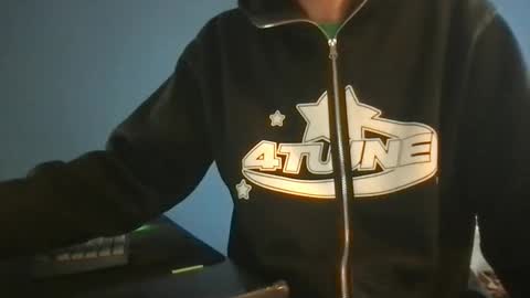 Snapshot of kelkun2828 chatting on January 19, 10:30 am kelkun2828 online show from January 19, 10:30 am