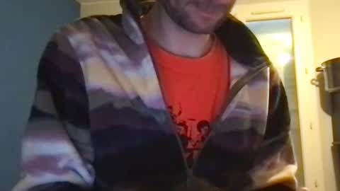 Snapshot of kelkun2828 chatting on February 16, 9:05 am kelkun2828 online show from February 16, 9:05 am