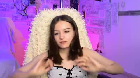 kelliebanshe online show from July 30, 5:06 am