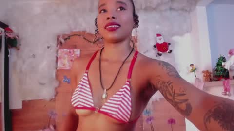 Snapshot of kelly__thomson chatting on December 15, 9:09 pm kelly__thomson online show from December 15, 9:09 pm