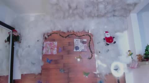 Snapshot of kelly__thomson chatting on December 16, 4:13 am kelly__thomson online show from December 16, 4:13 am