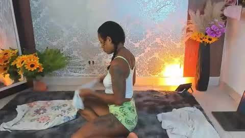 Snapshot of kelly__thomson chatting on September 21, 12:18 pm kelly__thomson online show from September 21, 12:18 pm