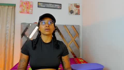 kelly__thomson online show from January 18, 11:08 pm