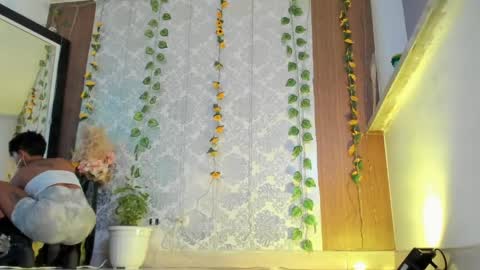 Snapshot of kelly__thomson chatting on May 29, 8:07 pm kelly__thomson online show from May 29, 8:07 pm