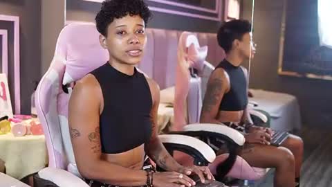 kelly__thomson online show from July 31, 1:10 pm