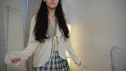 Snapshot of kelly_ember chatting on December 31, 10:37 am KELLY online show from December 31, 10:37 am