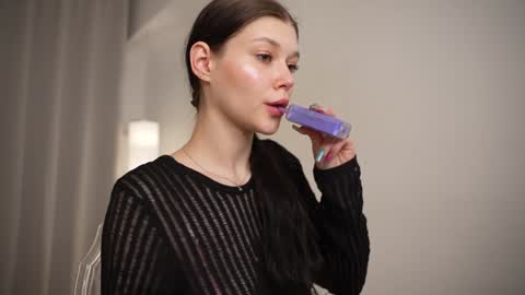 Snapshot of kelly_ember chatting on January 8, 1:52 pm KELLY online show from January 8, 1:52 pm