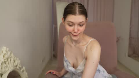 Snapshot of kelly_ember chatting on January 13, 11:41 am KELLY online show from January 13, 11:41 am