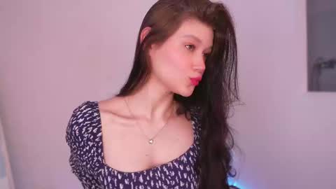 Snapshot of kelly_ember chatting on March 9, 8:40 am KELLY online show from March 9, 8:40 am