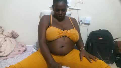Snapshot of kelly_jones9 chatting on February 6, 8:34 pm kelly_jones9 online show from February 6, 8:34 pm