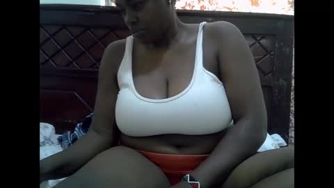 Snapshot of kelly_jones9 chatting on May 17, 11:06 am kelly_jones9 online show from May 17, 11:06 am